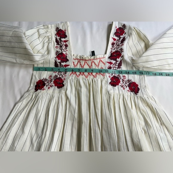 BBWM Cream and Red Embroidered Blouse with Flutter Sleeves size S - Picture 11 of 12